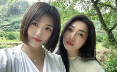 180斤男生摔伤腿体育老师背其去中考